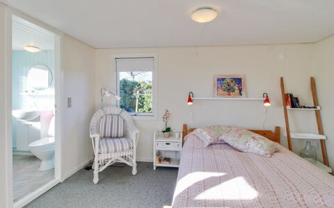 Shaya - 340M from the Sea: Meubles, Design Intérieur, Plafond, Sol, Chambre, Sol, Lit, Pièce, Domicile, Drap De Lit