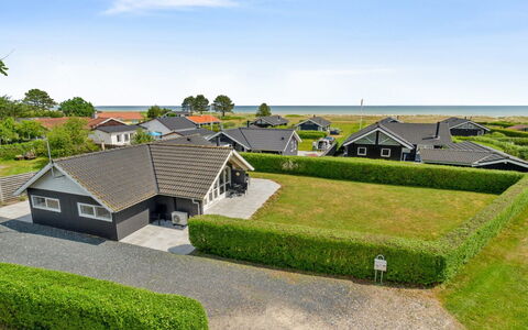 Gertrud - from the Sea: Bois, Toit, Maison, Chalet, Porte, Domicile, Siding, Lot Terre, Batiments Jardin, Cabanon