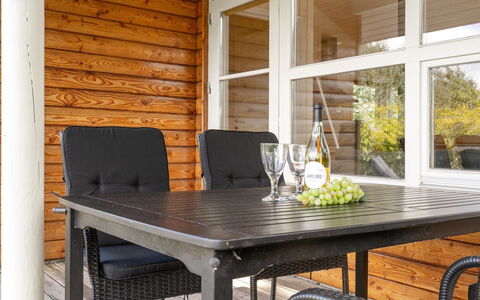 Krister - 250M to the Fjord: Bois, Tache De Bois, Planche, Dur, Chalet, Plate-Forme, Siding, Ombre, Parquet, Batiments Jardin
