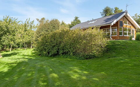 Krister - 250M to the Fjord: Bois, Tache De Bois, Planche, Dur, Chalet, Plate-Forme, Siding, Ombre, Parquet, Batiments Jardin