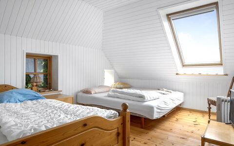 Agrippa - 30M to the Fjord: Lit, Chambre, Design Intérieur, Sol, Sol, Bois, Plafond, Drap De Lit, Literie, Meubles