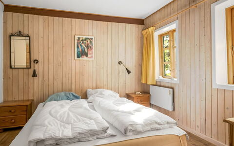 Agrippa - 30M to the Fjord: Lit, Chambre, Design Intérieur, Mur, Sol, Sol, Bois, Meubles, Drap De Lit, Literie