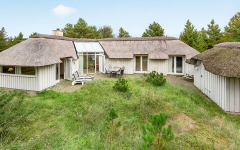 Catarine - 1.1Km from the Sea: Bleu, Arbuste, Chalet, Couverture De Sol, Jardin, Biens, Ombre, Aménagement Paysager, Ferme, Eco Hôtel