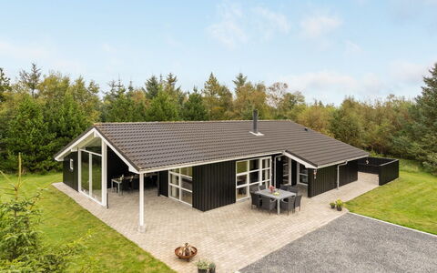 Frida - 700M from the Sea: Chalet, Biens