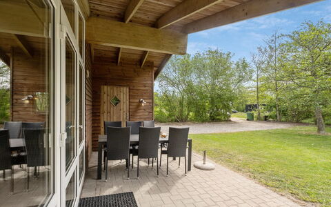 Els - 900M from the Sea: Bleu, Arbuste, Chalet, Couverture De Sol, Jardin, Biens, Ombre, Aménagement Paysager, Ferme, Eco Hôtel