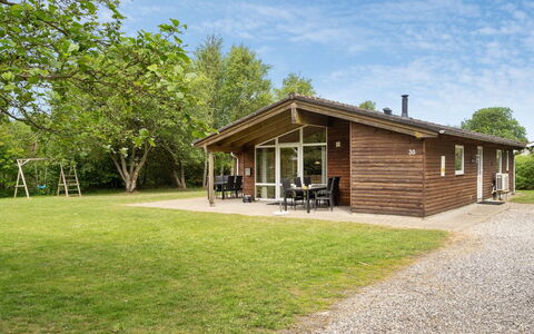 Els - 900M from the Sea: Bleu, Arbuste, Chalet, Couverture De Sol, Jardin, Biens, Ombre, Aménagement Paysager, Ferme, Eco Hôtel