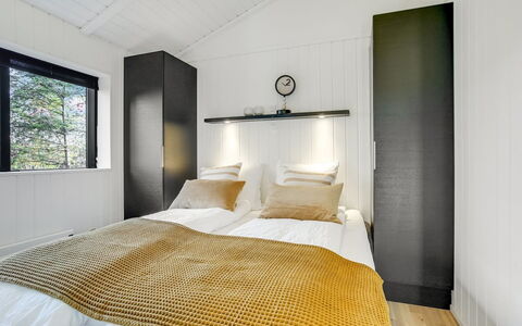 Remko - 1.5Km from the Sea: Chalet, Domicile, Maison, Toit, Porche, Biens, Siding, Batiments Jardin, Ferme, Cour