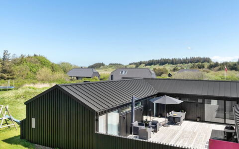 Claus - 500M from the Sea: Toit, Domicile, Chalet, Siding, Ombre, Cour, Biens, Jardin, Batiments Jardin, Cabanon