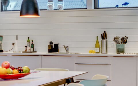 Claus - 500M from the Sea: Design Intérieur, Meubles, Sol, Bois, Cuisine, Comptoir, Éclairage, Domicile, Vaisselle, Sol
