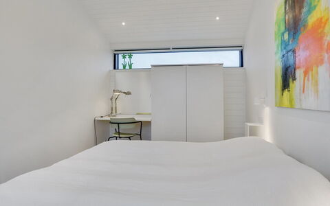 Claus - 500M from the Sea: Design Intérieur, Plafond, Sol, Sol, Chambre, Éclairage, Lit, Pièce, Domicile, Meubles