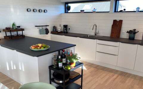 Claus - 500M from the Sea: Cuisine, Comptoir, Sol, Appareil De Cuisine, Meubles, Design Intérieur, Bois, Cabinetry, Parquet, Sol