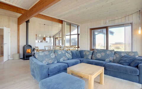 Tjarko - 150M from the Sea: Bois, Meubles, Sol, Plafond, Dur, Parquet, Salon, Canapé, Chalet