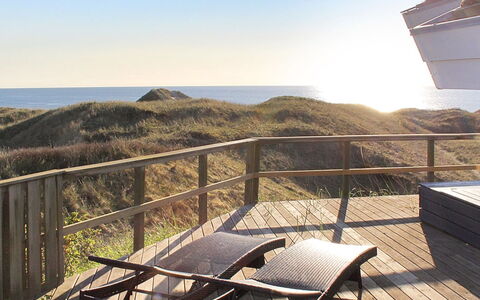 Mafalda - 260M from the Sea: Bois, Dur, Parquet, Tache De Bois, Planche, Plate-Forme, Balcon, Océan, Balustrade, Mobilier De Jardin