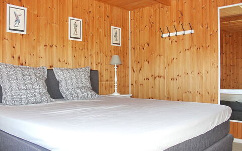 Mafalda - 260M from the Sea: Bois, Sol, Meubles, Sol, Design Intérieur, Chambre, Lit, Pièce, Drap De Lit, Dur