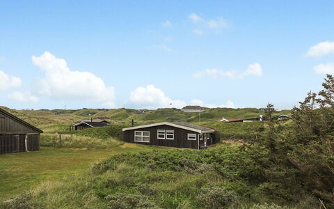 Nea - 234M from the Sea: Maison, Domicile, Porte, Toit, Chalet, Biens, Jardin, Ombre, Siding, Cour