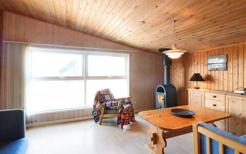 Nea - 234M from the Sea: Maison, Domicile, Porte, Toit, Chalet, Biens, Jardin, Ombre, Siding, Cour