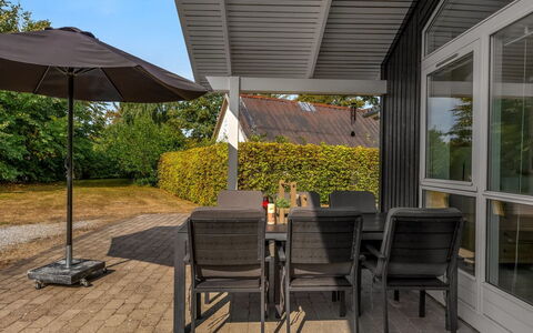Skammel - 900M from the Sea: Meubles, Mobilier De Jardin, Chaise, Table, Porche, Table Cuisine Et Salle A Manger, Tableau De Plein Air, Ombre, Patio, Plate-Forme