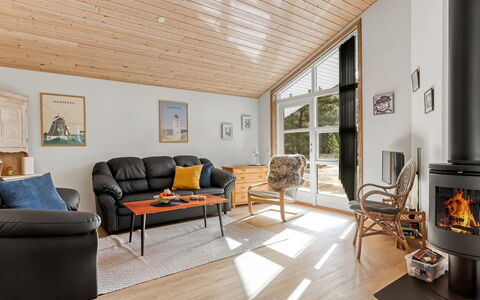 Lieselotte - 400M from the Sea: Appartement, Ombre, Balcon, Chaise, Clôture, Mobilier De Jardin, Aluminium, Gazon Artificiel