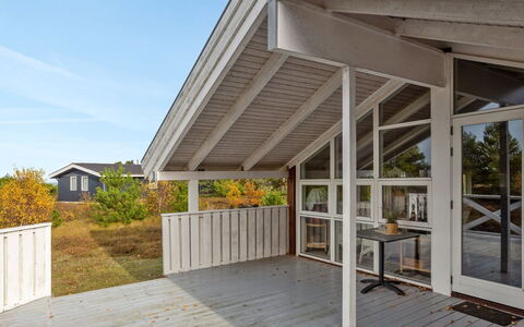 Bille - 200M from the Sea: Architecture, Toit, Domicile, Composite, Daylighting, Siding, Allée