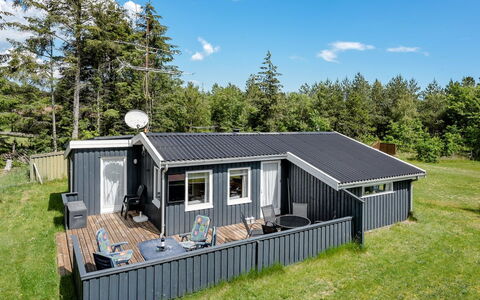 Gangulf - 150M from the Sea: Bois, Toit, Maison, Domicile, Chalet, Siding, Batiments Jardin, Cabanon, Plate-Forme, Biens