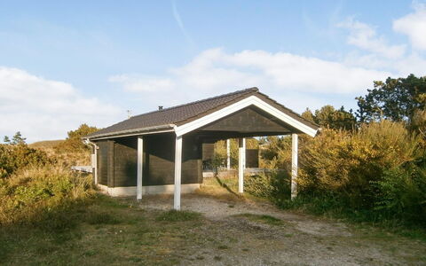 Lewe - 150M from the Sea: Bleu, Arbuste, Chalet, Couverture De Sol, Jardin, Biens, Ombre, Aménagement Paysager, Ferme, Eco Hôtel