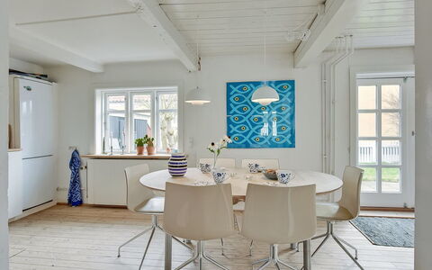 Gunulf - 150M from the Sea: Meubles, Design Intérieur, Sol, Sol, Salle À Manger, Bois, Plafond, Chaise, Table, Luminaire