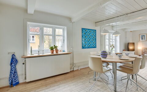 Gunulf - 150M from the Sea: Meubles, Sol, Design Intérieur, Sol, Bois, Parquet, Plafond, Table, Salle À Manger, Appartement