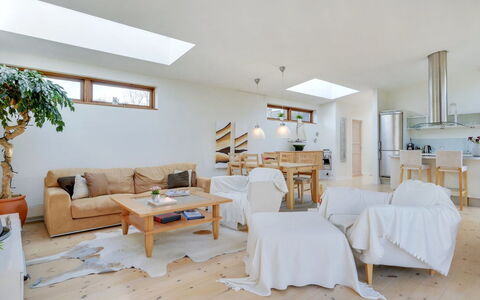 Esta - from the Sea: Meubles, Canapé, Design Intérieur, Bois, Plafond, Sol, Salon, Sol, Pièce, Domicile