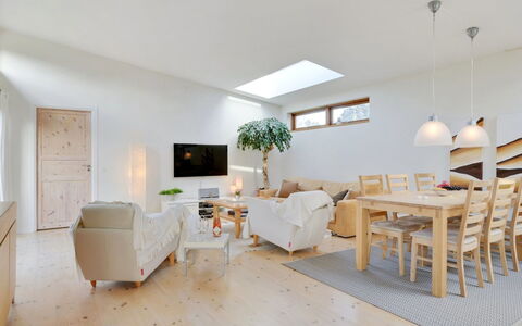 Esta - from the Sea: Meubles, Design Intérieur, Sol, Bois, Sol, Plafond, Parquet, Chaise, Table, Éclairage