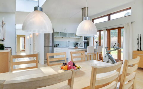 Esta - from the Sea: Meubles, Design Intérieur, Sol, Bois, Sol, Plafond, Parquet, Chaise, Table, Éclairage
