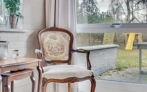 Kia - 80M from the Sea: Bois, Maison, Toit, Architecture, Domicile, Porte, Chalet, Siding, Batiments Jardin, Conception