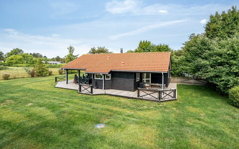 Allie - 150M from the Sea: Toit, Maison, Chalet, Domicile, Ferme, Siding, Porche, Batiments Jardin, Biens, Ombre
