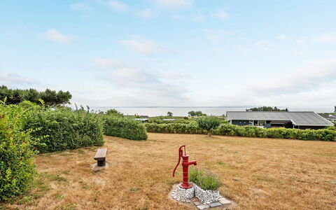 Miriam - 300M from the Sea: Piscine, Ville Resort