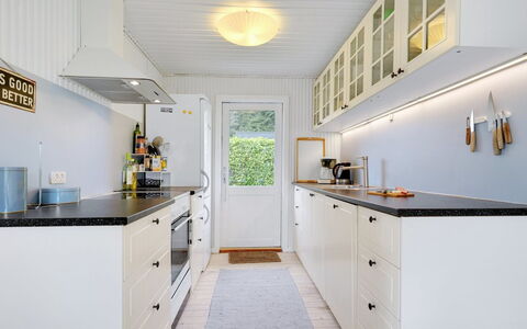 Aksa - 400M from the Sea: Sol, Cuisine, Design Intérieur, Cabinetry, Comptoir, Principaux Appliance, Appareil De Cuisine, Sol, Domicile, Plafond