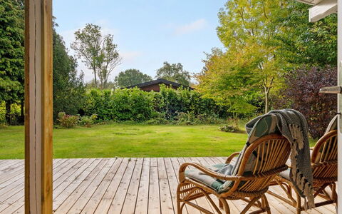 Aksa - 400M from the Sea: Vert, Bois, Porche, Parquet, Jardin, Arbuste, Lot Terre, Dur, Ombre