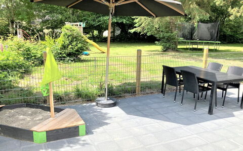 Thrugels - 200M from the Sea: Herbe, Arbuste, Maison, Jardin, Domicile, Chalet, Lot Terre, Pelouse, Couverture De Sol