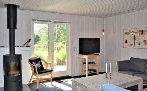 Kustaa - 1Km from the Sea: Bois, Sol, Meubles, Sol, Parquet, Design Intérieur, Domicile, Chaise, Salon, Dur