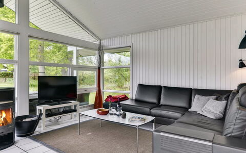 Riaan - 200M from the Sea: Meubles, Design Intérieur, Sol, Bois, Sol, Plafond, Parquet, Chaise, Table, Éclairage