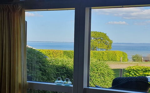 Sporgh - 100M from the Sea: Verre, Mer, Océan, Lumière Du Soleil, Ombre, Eco Hôtel, Côte, Daylighting, Balcon, Tropiques