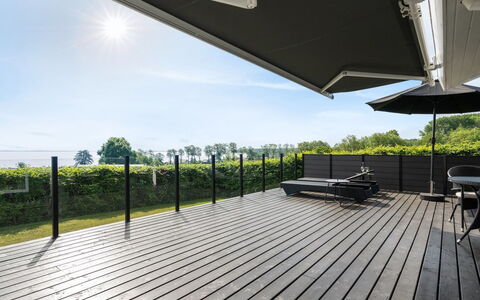 Aasta - 250M from the Sea: Sol, Mur, Sol, Design Intérieur, Bois, Plafond, Parquet, Éclairage, Meubles, Revêtement De Sol Stratifié