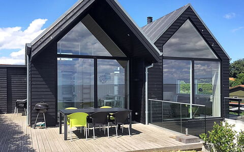 Reinhard - 50M from the Sea: Meubles, Design Intérieur, Sol, Bois, Sol, Plafond, Parquet, Chaise, Table, Éclairage