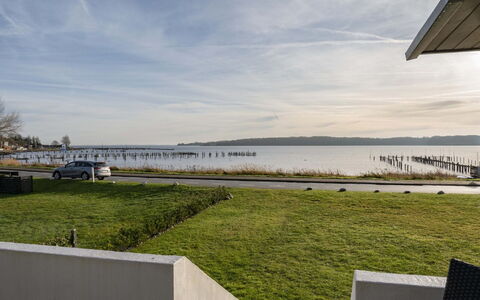 Annalie - 50M from the Sea: Maison, Toit, Domicile, Chalet, Biens, Ferme, Villa, Porche, Siding
