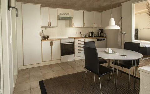 Annalie - 50M from the Sea: Maison, Toit, Domicile, Chalet, Biens, Ferme, Villa, Porche, Siding