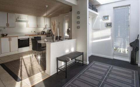 Annalie - 50M from the Sea: Maison, Toit, Domicile, Chalet, Biens, Ferme, Villa, Porche, Siding