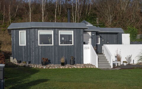 Annalie - 50M from the Sea: Maison, Toit, Domicile, Chalet, Biens, Ferme, Villa, Porche, Siding