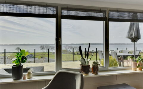 Karli - 330M to the Fjord: Bois, Toit, Architecture, Domicile, Maison, Chalet, Siding, Dur, Pente, Biens