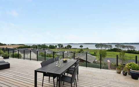 Karli - 330M to the Fjord: Bois, Toit, Architecture, Domicile, Maison, Chalet, Siding, Dur, Pente, Biens