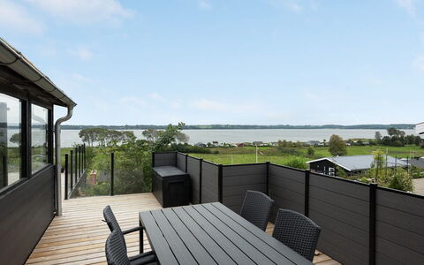 Karli - 330M to the Fjord: Bois, Toit, Architecture, Domicile, Maison, Chalet, Siding, Dur, Pente, Biens