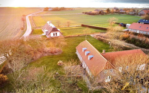 Myra - 18Km from the Sea: Herbe, Maison, Toit, Domicile, Chalet, Arbuste, Lot Terre, Zone Rurale, Ferme, Couverture De Sol