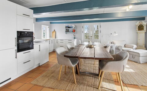 Myra - 18Km from the Sea: Meubles, Design Intérieur, Sol, Sol, Parquet, Bois, Chaise, Table, Salle À Manger, Plafond